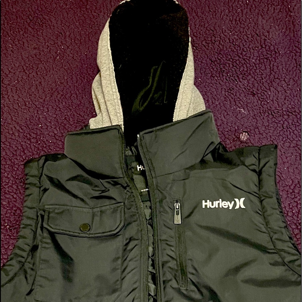 Hurley vest. Size XL. Very nice with big pockets and the hood has built in mask